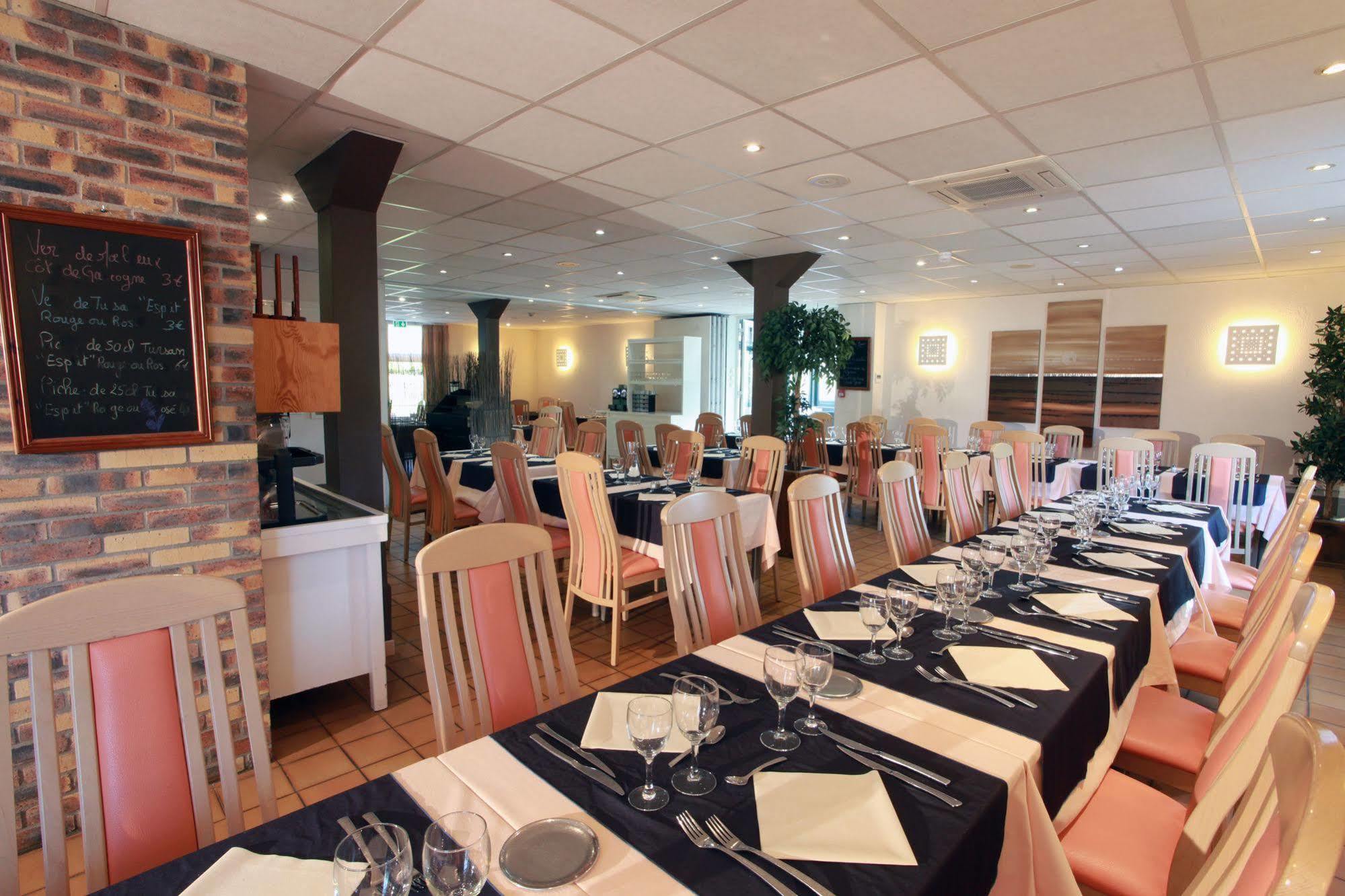 Hotel Le Relais Des Champs Южени-ле-Ба Екстериор снимка