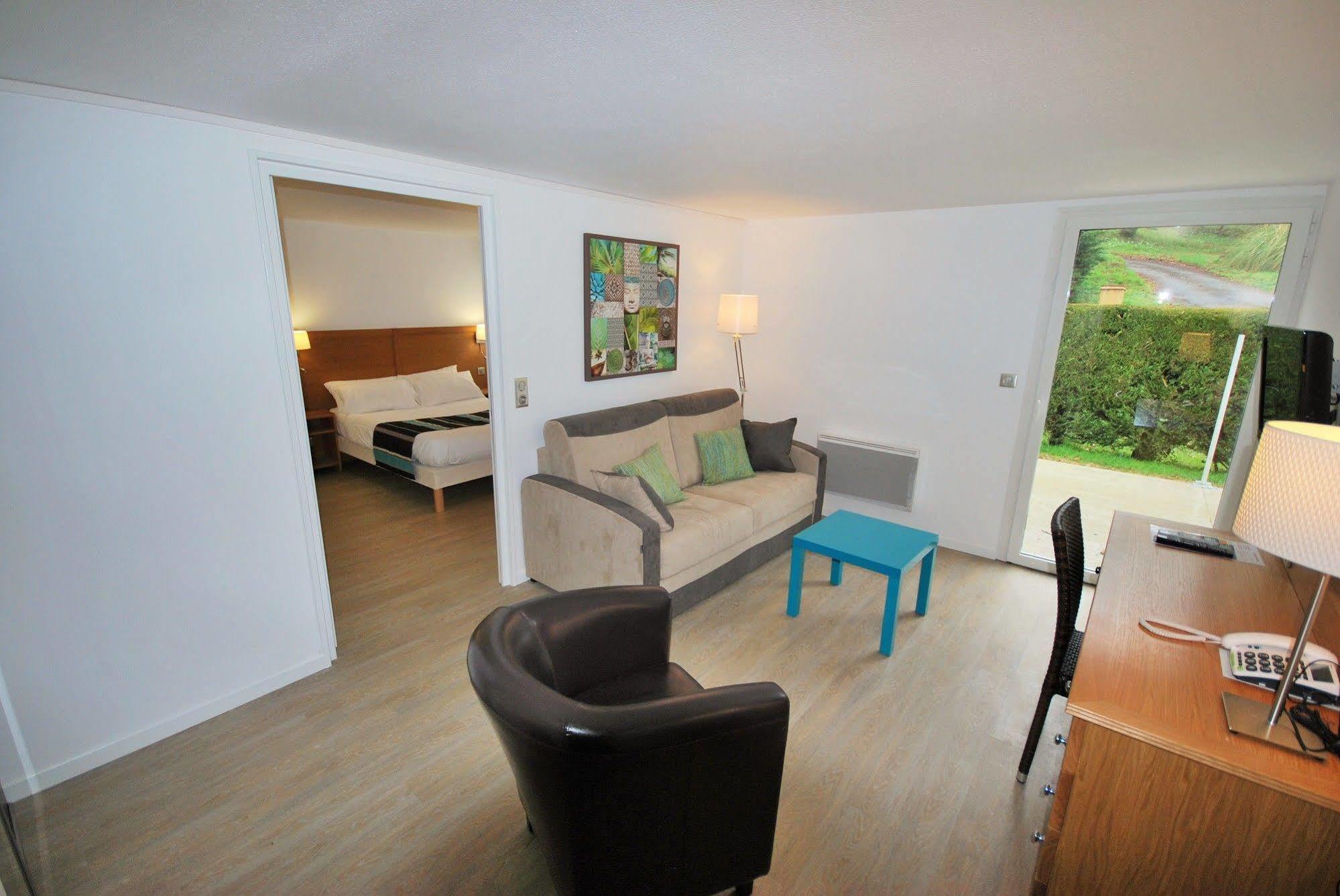 Hotel Le Relais Des Champs Южени-ле-Ба Екстериор снимка