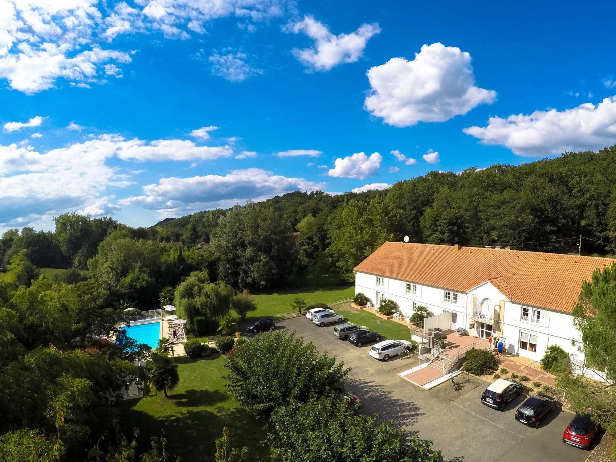 Hotel Le Relais Des Champs Южени-ле-Ба Екстериор снимка