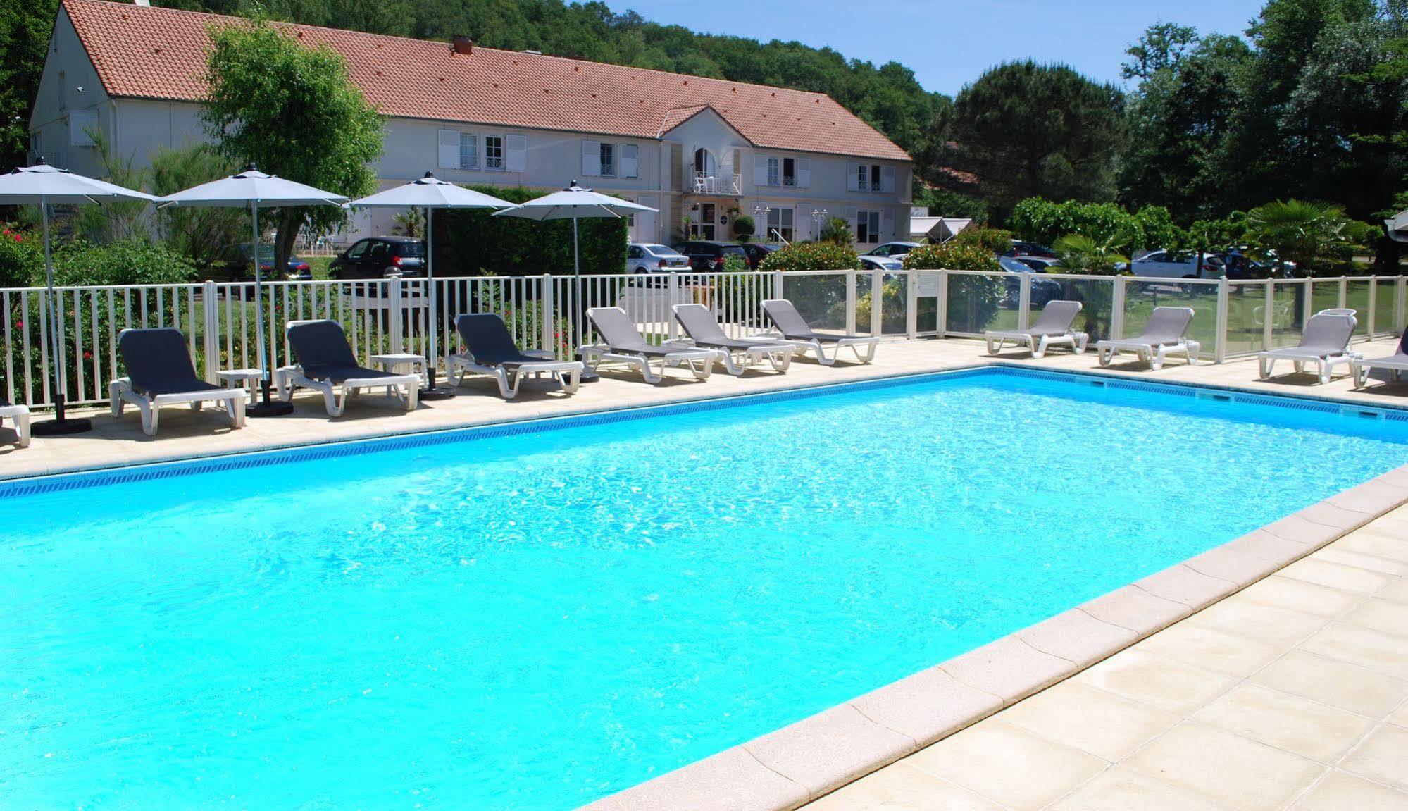 Hotel Le Relais Des Champs Южени-ле-Ба Екстериор снимка